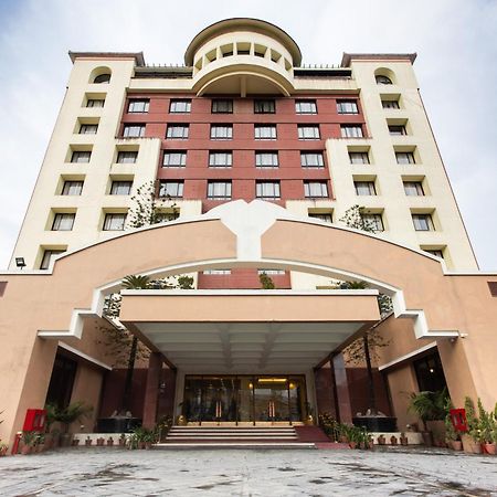 Grand Hotel Kathmandu Bagian luar foto
