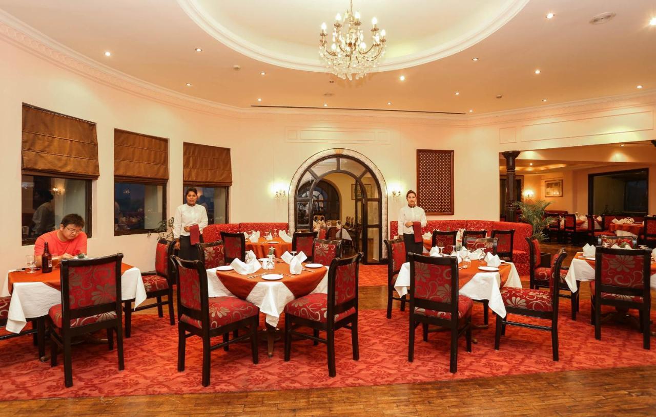 Grand Hotel Kathmandu Bagian luar foto