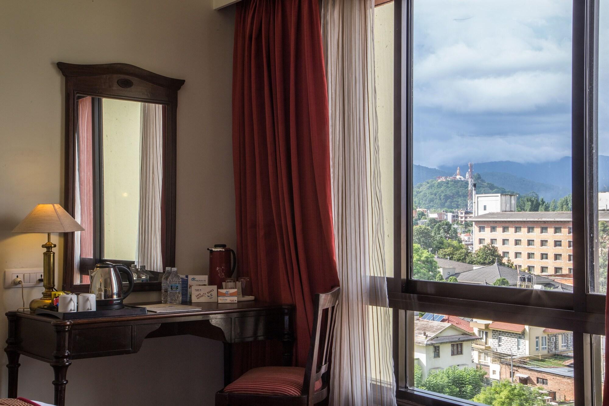 Grand Hotel Kathmandu Bagian luar foto