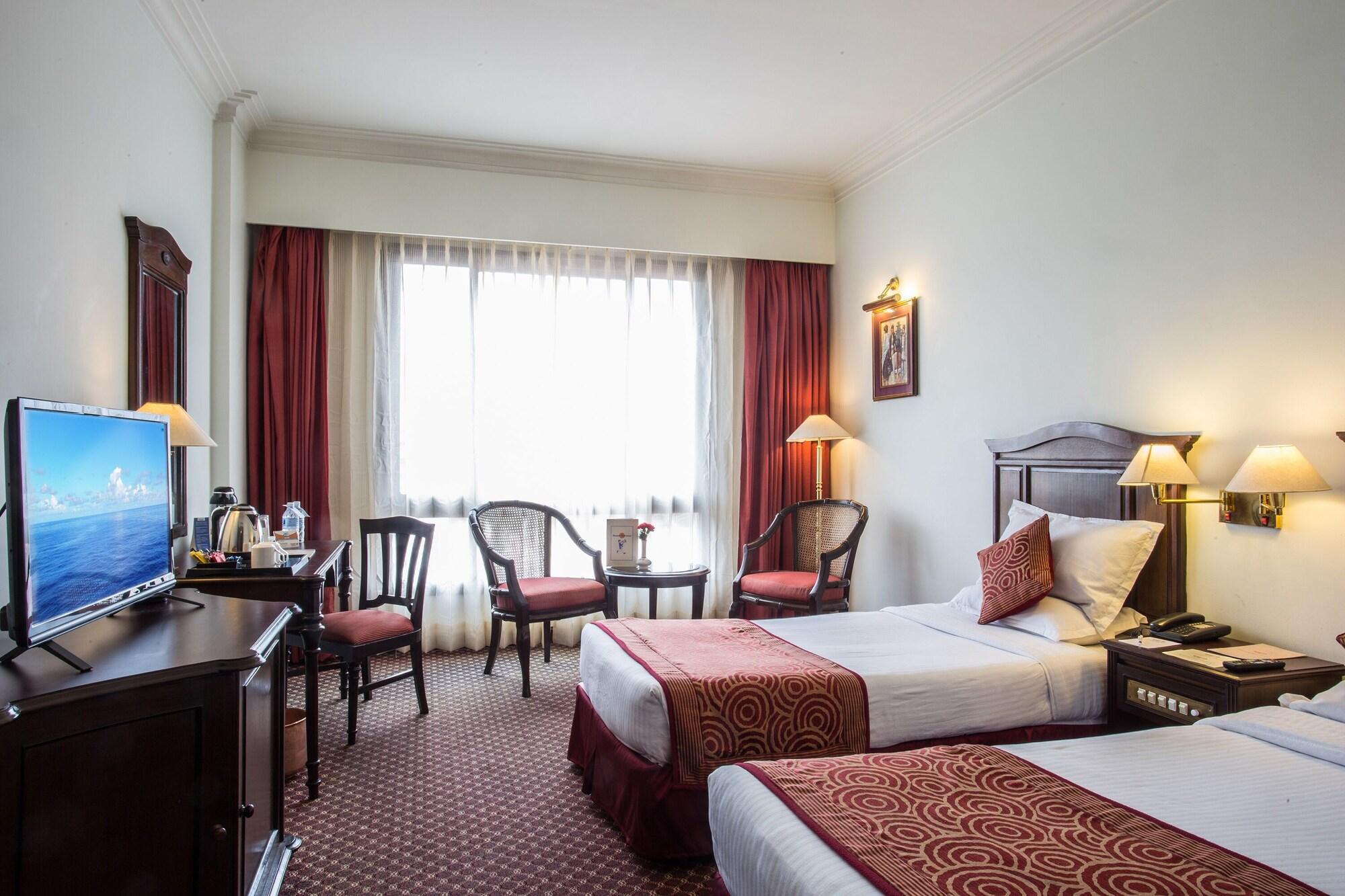 Grand Hotel Kathmandu Bagian luar foto