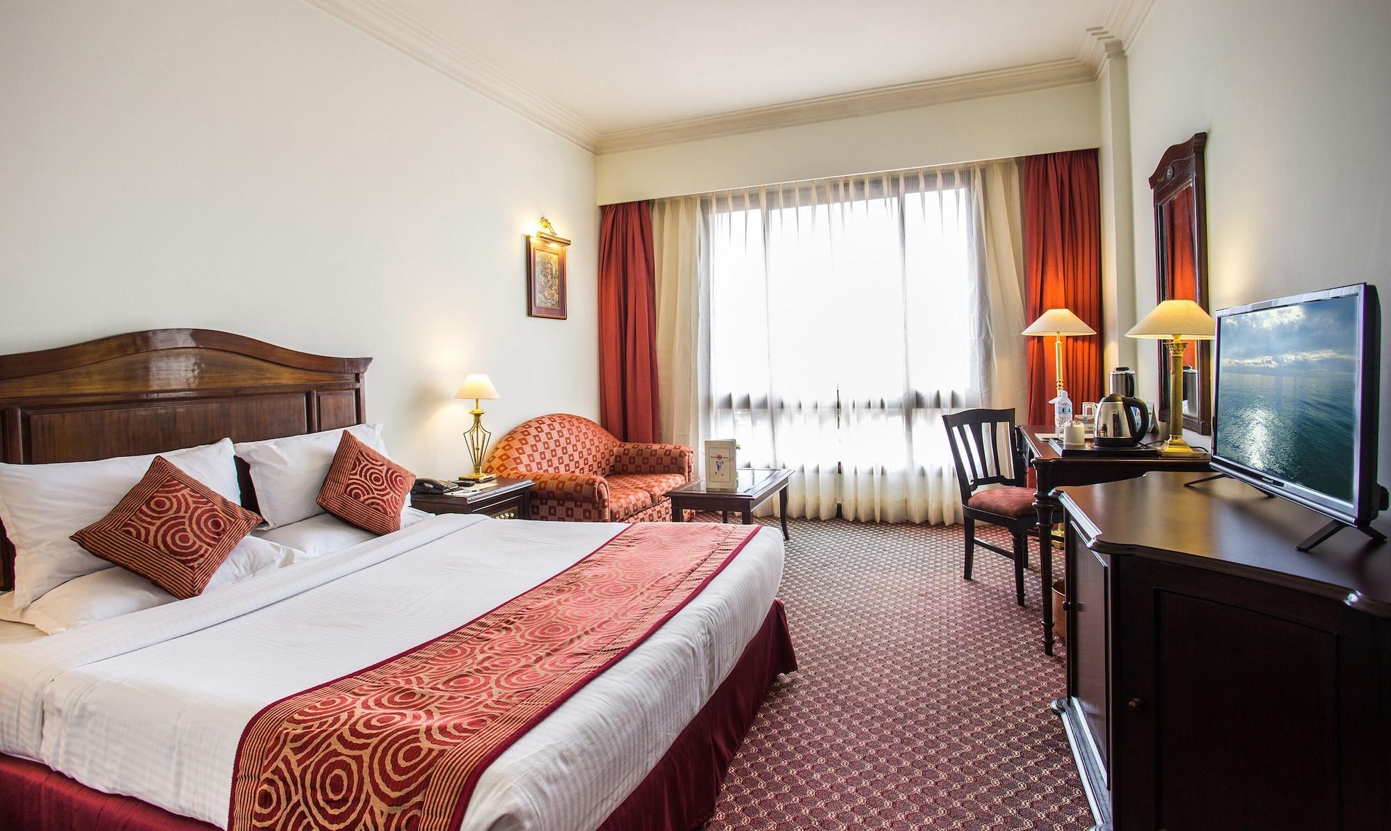 Grand Hotel Kathmandu Bagian luar foto