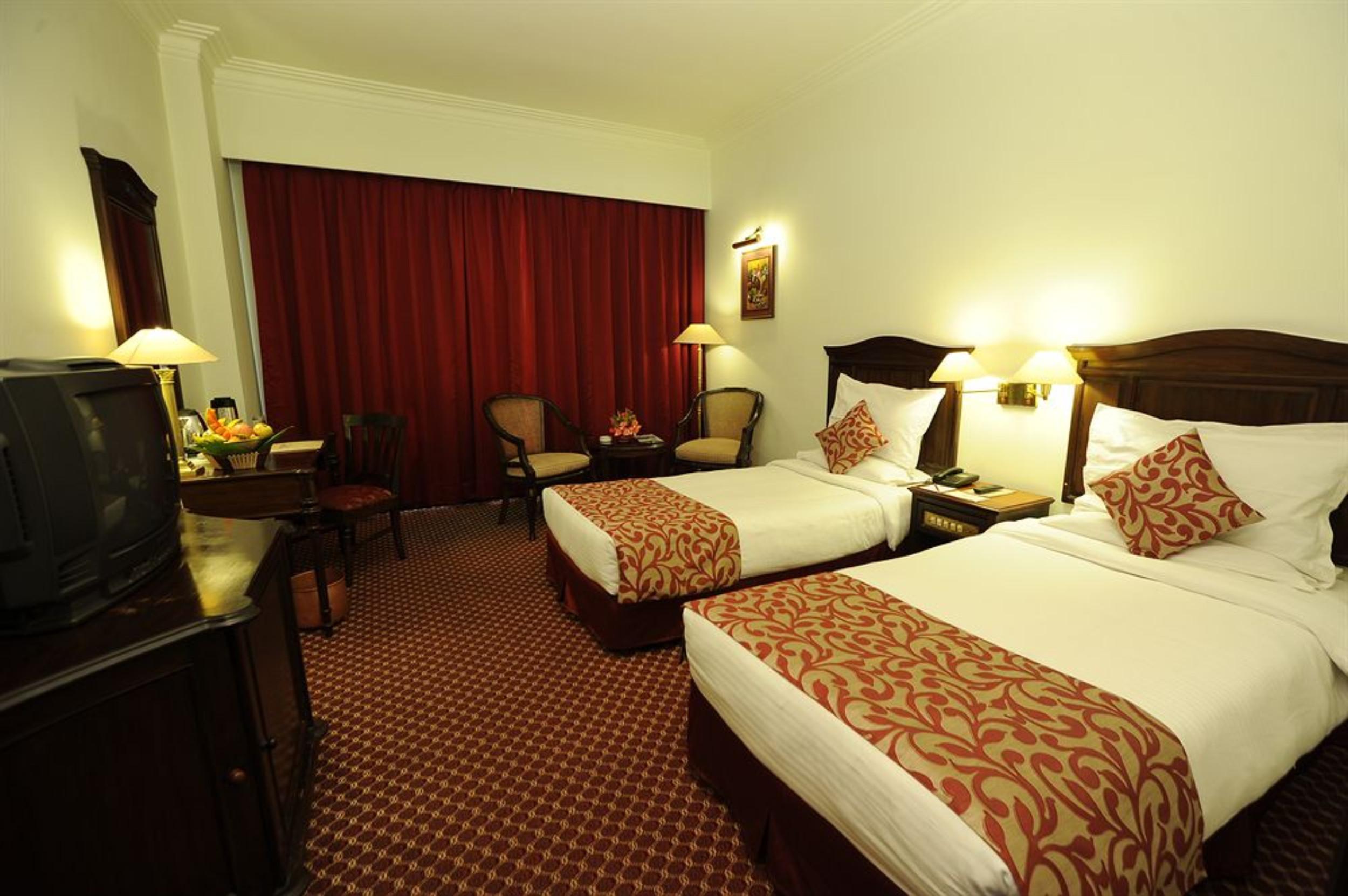 Grand Hotel Kathmandu Bagian luar foto