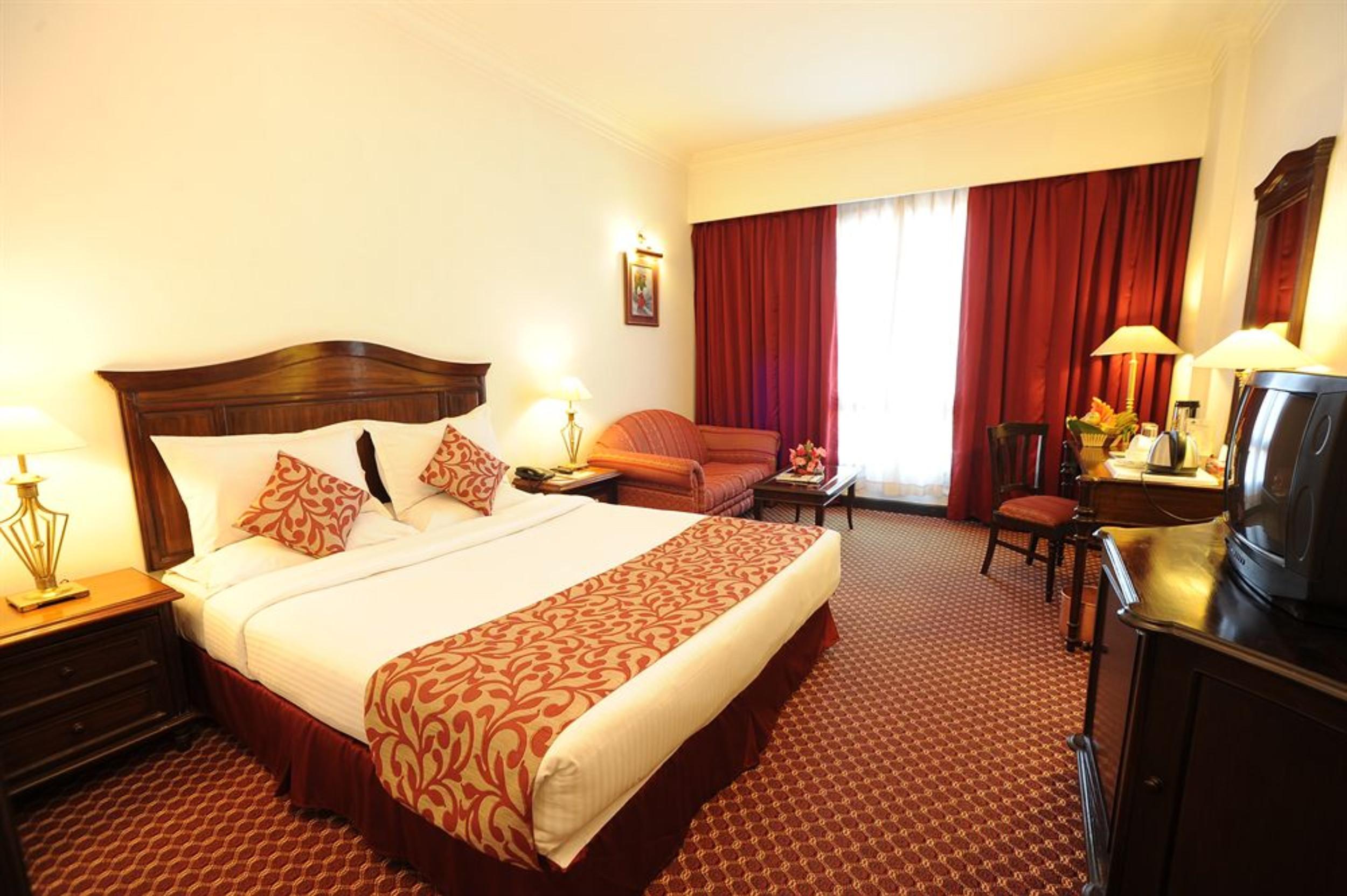Grand Hotel Kathmandu Bagian luar foto