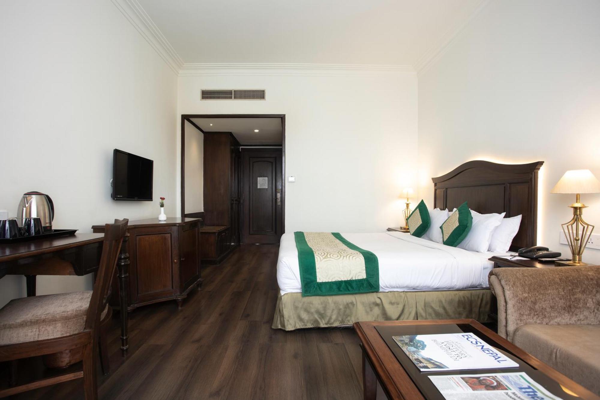 Grand Hotel Kathmandu Bagian luar foto