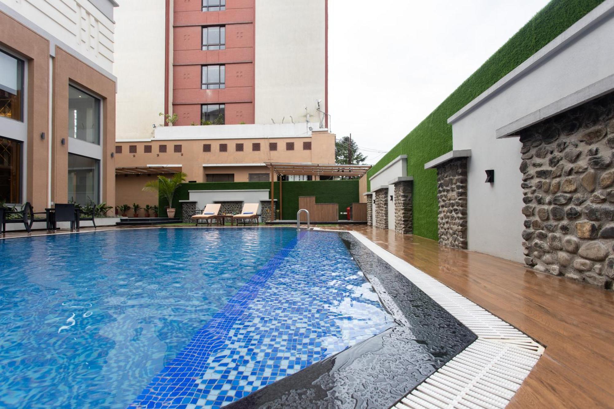 Grand Hotel Kathmandu Bagian luar foto