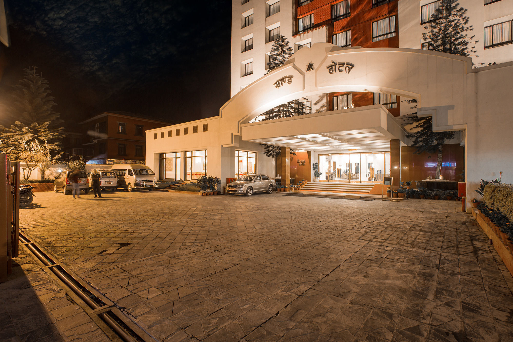 Grand Hotel Kathmandu Bagian luar foto